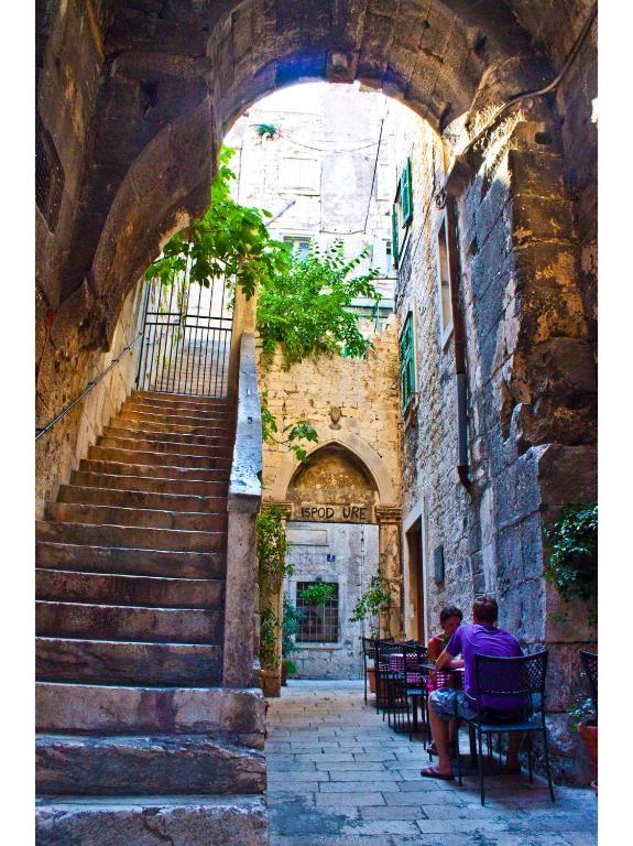 Best Of Split Apartments Rom bilde